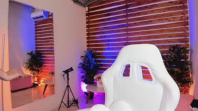 Sapphire Venuss online show from March 6, 12:39 am