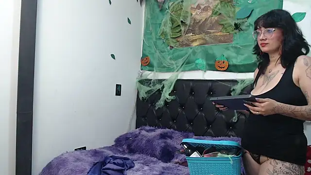 lily f00x online show from October 11, 12:37 am