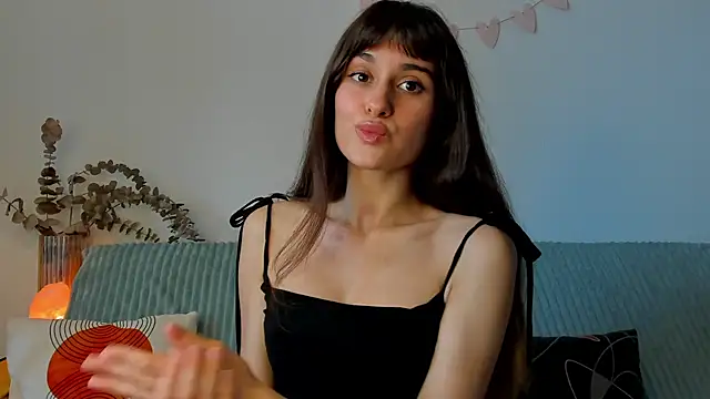 Snapshot of erika_hoiree chatting on September 21, 7:40 am erika hoiree online show from September 21, 7:40 am