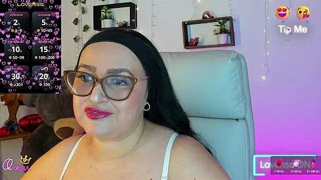 Gia Nahomi online show from May 5, 11:41 pm