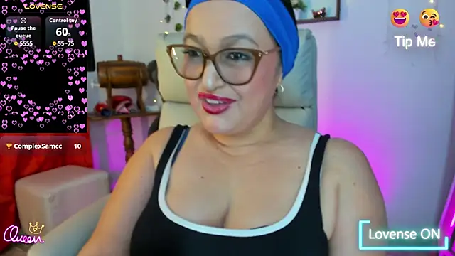 Gia Nahomi online show from April 9, 11:21 pm