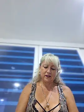 almaluna7 online show from April 9, 11:43 pm