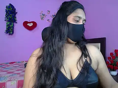 Hot Maleka online show from April 18, 7:07 pm