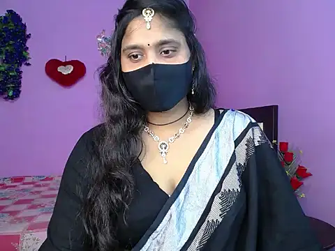 Hot Maleka online show from May 7, 5:05 pm