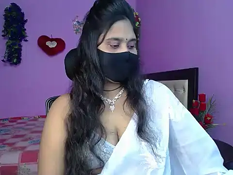 Hot Maleka online show from May 17, 4:50 pm