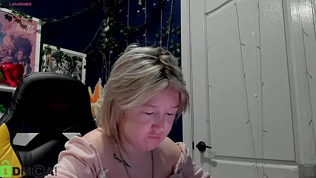 Sara Robinson online show from May 13, 3:34 am