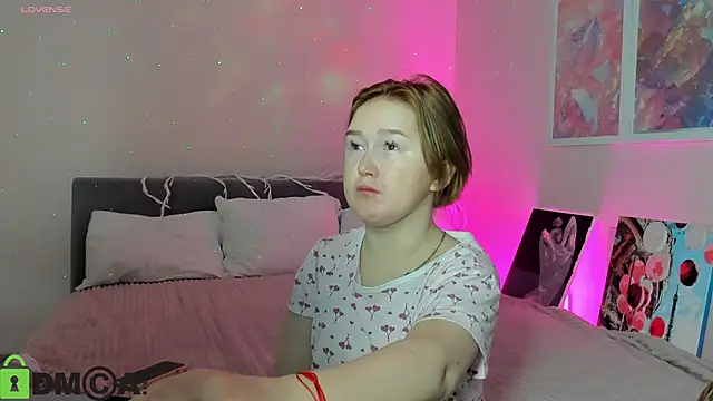 Sara Robinson online show from October 20, 2:36 am