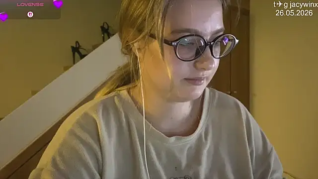 JacyWinslat online show from May 26, 4:50 pm