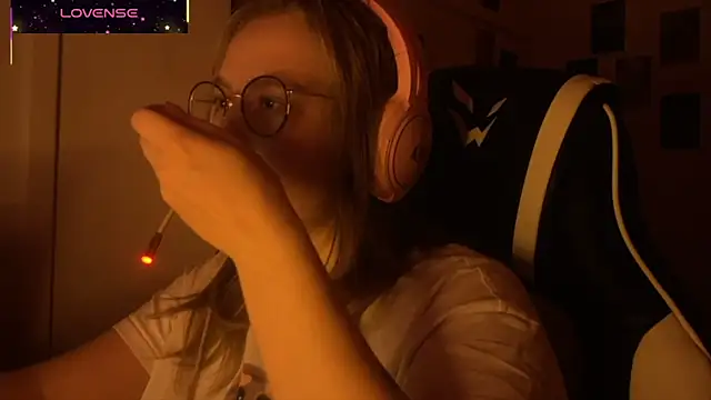 JacyWinslat online show from October 1, 10:04 pm