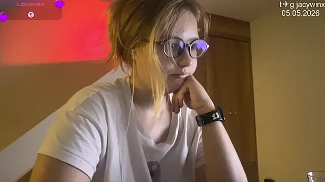 JacyWinslat online show from May 5, 7:39 pm
