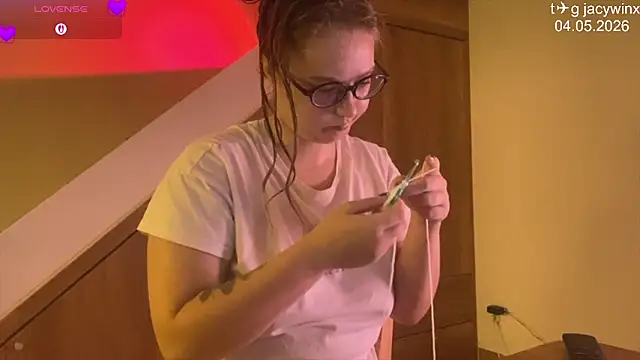 JacyWinslat online show from May 4, 7:28 pm