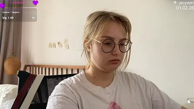 JacyWinslat online show from February 1, 6:12 am