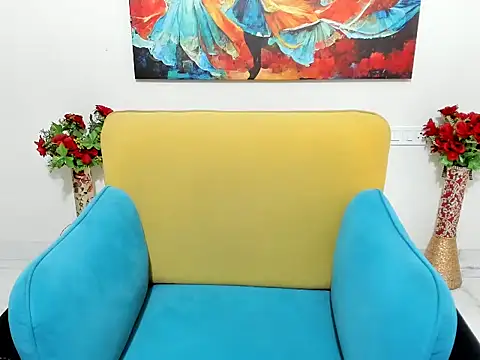 evaaelfiee online show from May 5, 9:01 am