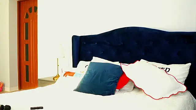 JessieePink online show from July 8, 4:36 am