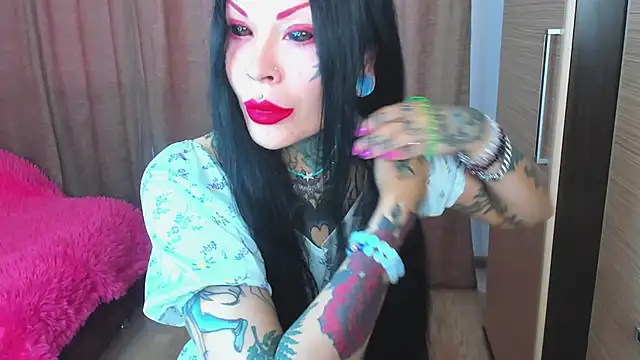 Snapshot of Megan_Black_Moon chatting on October 1, 9:47 am Megan Black Moon online show from October 1, 9:47 am