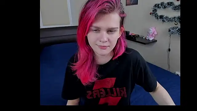 JulieTaylors online show from May 2, 9:40 pm