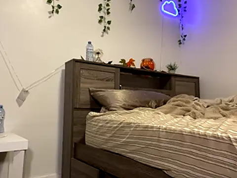 Kittyymaze1 online show from October 28, 12:33 pm