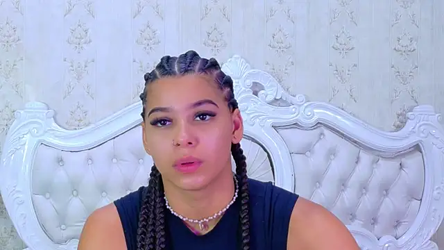 TiaraRosse online show from November 22, 1:25 pm