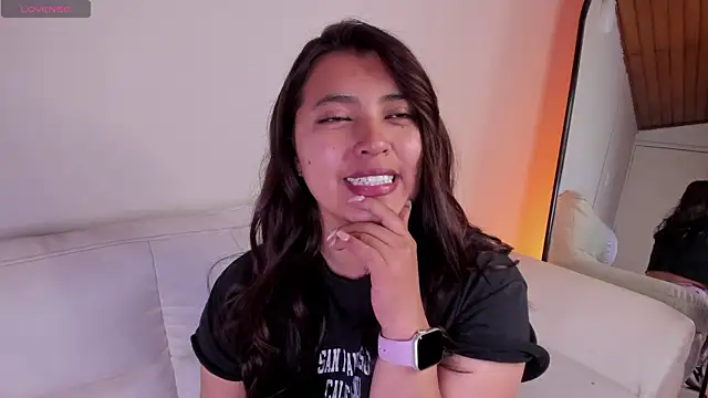 Snapshot of Rebeca_Williams_ chatting on October 27, 12:01 pm Rebeca Williams  online show from October 27, 12:01 pm