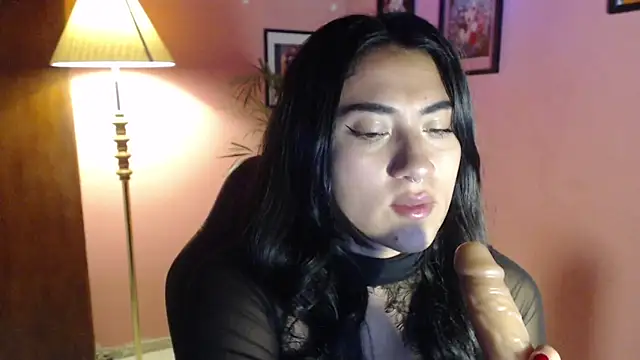 bunnyemilyrose36 online show from May 26, 8:24 am