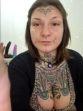 lizzardqueeen online show from November 27, 2:42 pm