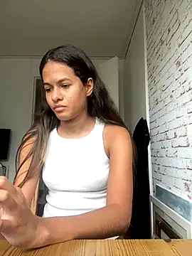 Gaby pinheirO online show from October 20, 1:03 pm