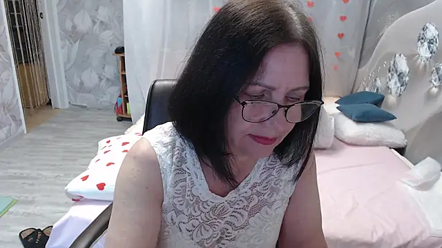 OlgaHottie online show from May 16, 11:37 pm