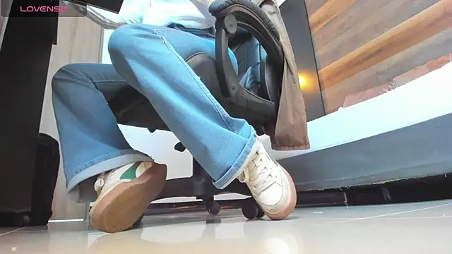 alma fenix online show from September 17, 12:47 pm