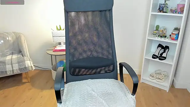  BellaEvans  online show from May 11, 4:47 am