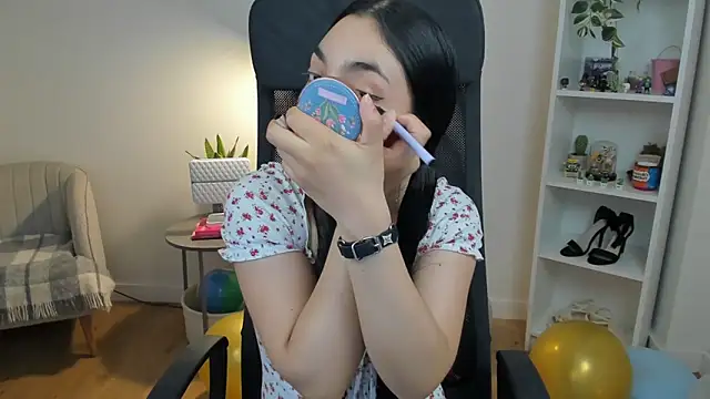 BellaEvans  online show from May 22, 5:05 am