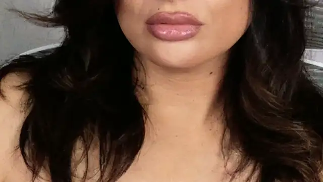 xprettysmilex online show from May 21, 5:33 pm