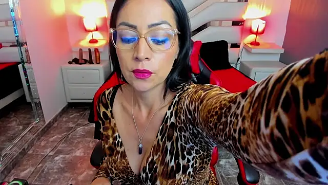 KateTompson  online show from December 16, 7:53 pm