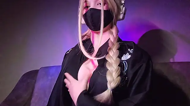 DanaWard online show from March 11, 8:44 pm