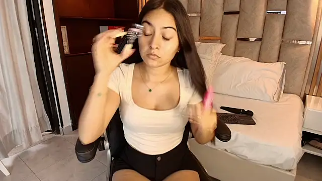 Emelie Ch1 online show from October 1, 10:26 pm