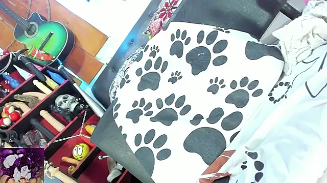 Snapshot of shayla_brown_ chatting on October 9, 8:46 pm shayla brown online show from October 9, 8:46 pm