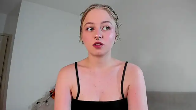 MiaMews online show from November 26, 1:23 pm