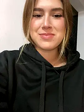 Jimena White  online show from October 15, 5:10 am