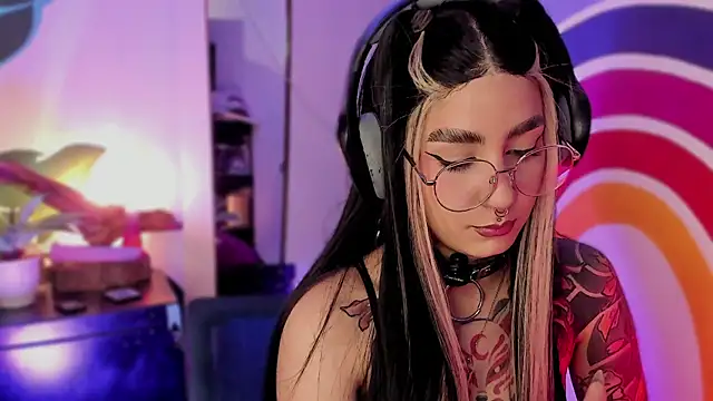 Kittyhell cam online show from September 12, 9:00 pm