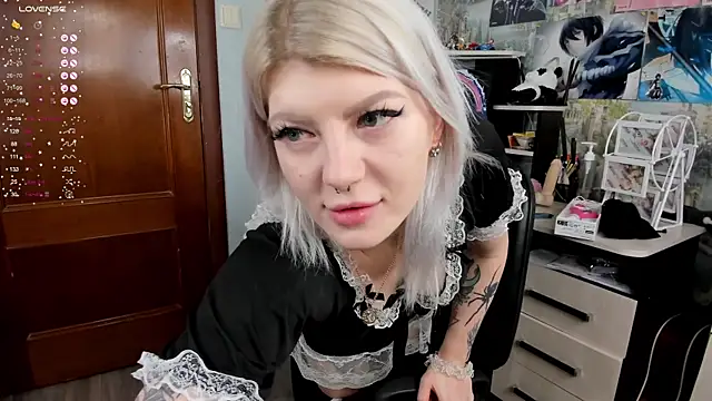 NikaRosesXXX online show from September 19, 5:06 am
