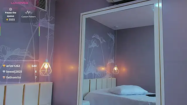 Sensual Sophie  online show from October 16, 3:47 pm