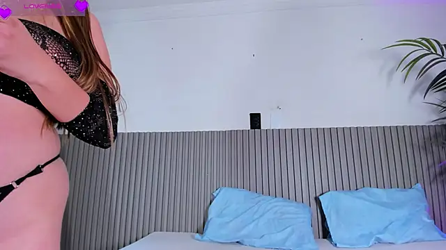 valentina lux online show from May 19, 7:21 pm