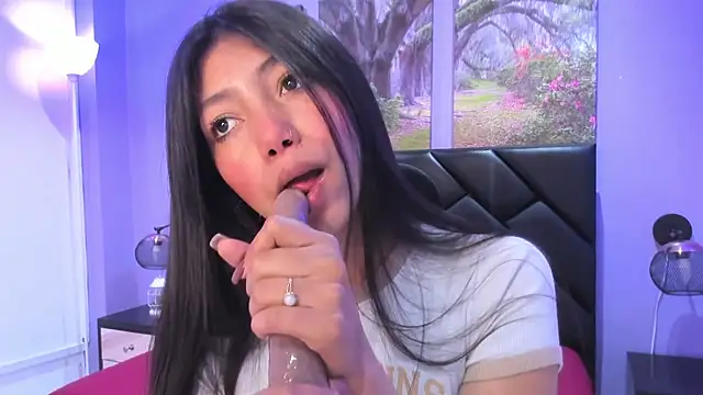 KimberlyVillaLobos online show from November 21, 11:45 am