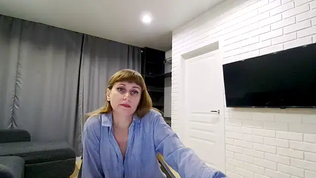 Daniella Lorente online show from November 6, 11:10 pm