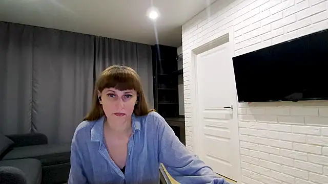 Daniella Lorente online show from May 13, 10:37 pm