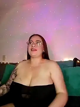 soofy   online show from December 2, 2:24 am