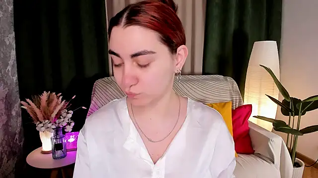 hannacheekss  online show from May 21, 2:09 am