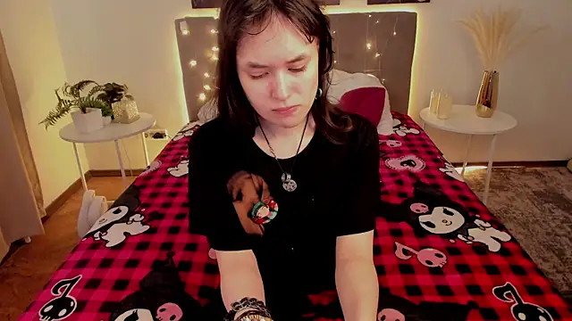 Emily Strikeee online show from May 18, 1:59 am