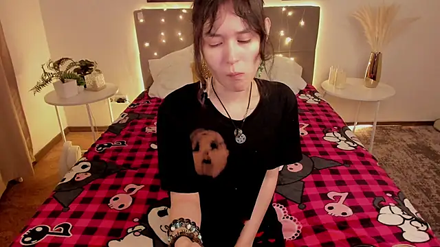 Emily Strikeee online show from May 24, 1:37 am