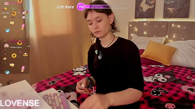 Emily Strikeee online show from April 2, 1:58 am