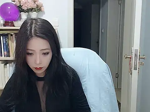 SuSushi728 online show from December 18, 4:01 pm